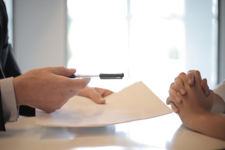 become an independent insurance adjuster scaled